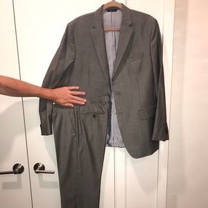 Men’s Banana Republic Suit